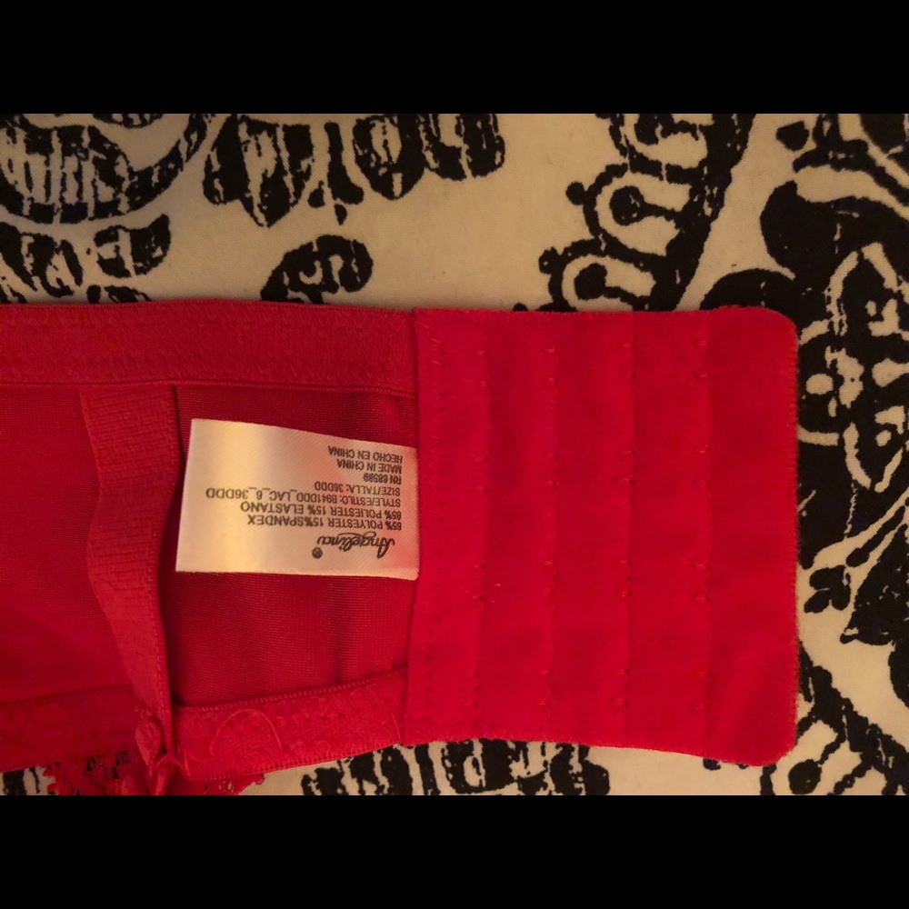 Bras - Picture 3 of 4